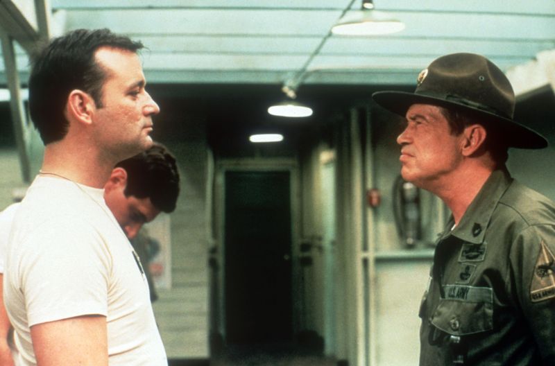 Nach seinem Spielfilmdebüt in einer kleinen Nebenrolle in "Ein Haar in der Suppe" (1979) stand Bill Murray die Rolle des sympathischen Losers schon früh sehr gut: 1981 verstand er sich als Army-Rekrut (links) in "Ich glaub' mich knutscht ein Elch" mit seinem Ausbildungs-Sergeant (Warren Oates) nicht gerade blendend.