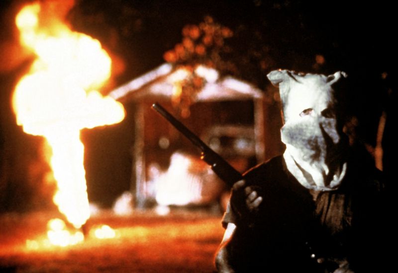 Die skrupellosen Rassisten vom Ku-Klux-Klan machen vor keiner Gewalttat Halt.