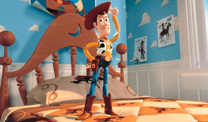 Mittlerweile sind über 25 Jahre seit der Revolution vergangen: 1995 entstand mit "Toy Story" der erste reine Animationsfilm am Computer. Es war ein Wagnis, das Regisseur John Lasseter und die Produktionsfirma Pixar damals eingingen. Doch es war erfolgreich, nicht nur finanziell. Cowboy Woody, der Chef im Kinderzimmer, und seine animierten Spielzeugkameraden verzauberten Jung und Alt.