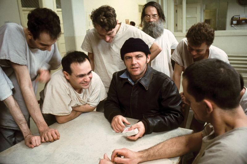 Inmitten eines überragenden Darsteller-Ensembles: Für seine Rolle eines Ganoven Randall Patrick McMurphy in "Einer flog über das Kuckucksnest" gewann Jack Nicholson einen Hauptdarsteller-Oscar.