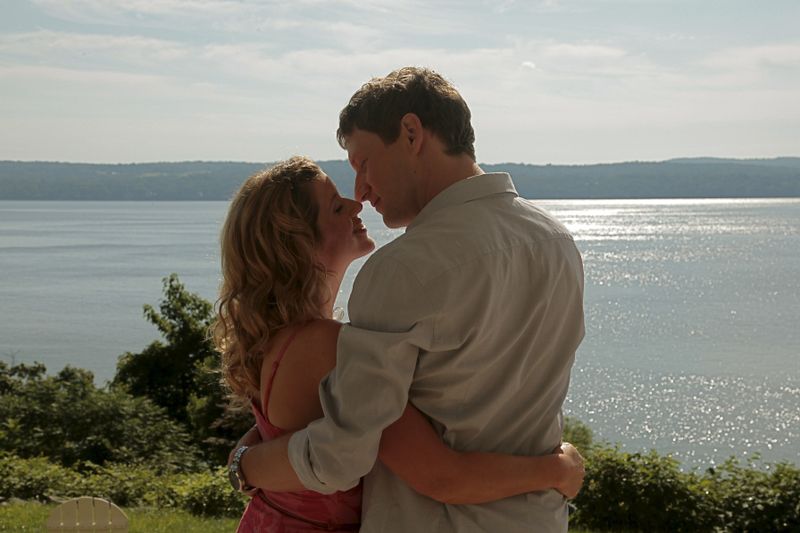 Den Valentinstags-Vorabend bei Romance TV füllt "Katie Fforde: Diagnose Liebe" (2012). Darin kommen sich Madison Carter (Fiona Coors) und John Walker (Thomas Unger) näher.

