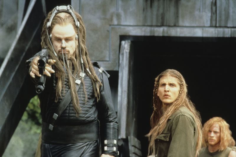 Es wäre ungerecht, wenn sich "Battlefield Earth" nicht in dieser Liste wiederfinden würde. Immerhin wurde das 100-Millionen-Dollar-Sci-Fi-Desaster nach einem Buch von Scientology-Gründer L. Ron Hubbard mit neun Goldenen Himbeeren ausgezeichnet, darunter für den schlechtesten Film des Jahrzehnts. Auch die Zuschauer straften den Film mit Missachtung - 134 Millionen Dollar Verlust waren die Folge.