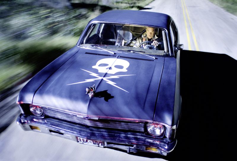 Tarantinos schlechtester Film: "Death Proof" (Bild: Kurt Russell als "Stuntman Mike") sollte ein 70er-Jahre-B-Movie werden, eine leicht ironisierende Reminiszenz an die Filme, die in so genannten "Grindhouses" gezeigt wurden. Also heruntergekommenen Kinos in den USA, die Raum für B-Pictures boten und technisch einige Defizite aufwiesen. 