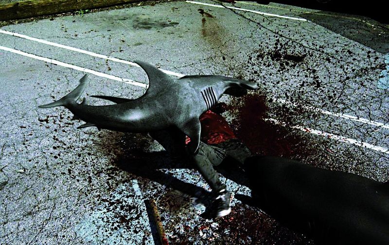Ein echtes Trash-Hai-Light! Billig produziert, miserable Schauspieler, Logikfehler am Fließband - kurz: filmischer Sondermüll. Mit "Sharknado" nahm der Hype um absurde Haifisch-Trash-Filme erst richtig Fahrt auf, fünf weitere herrlich miese Fortsetzungen folgten.