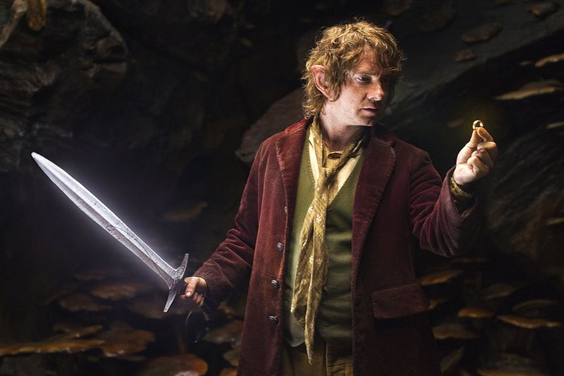 Bilbo (Martin Freeman) entdeckt den Ring, den Gollum verlor, als er seine Beute davon schleppte.