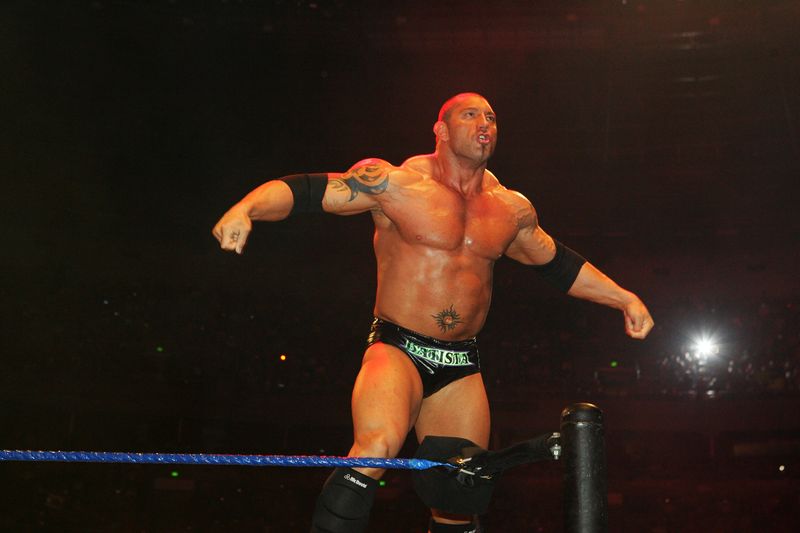 Wie viele Muskeln kann sich ein Mann alleine draufpacken? Dave Bautista (Ringname: Batista) zählte in den letzten Jahren zu den beeindruckendsten Erscheinungen des Wrestling-Sports. Eine Dampfwalze, immer unter Strom, unaufhaltsam. Auch vor der Kamera ist Bautista, der seine Wrestling-Karriere 2019 beendete, höchst erfolgreich ...