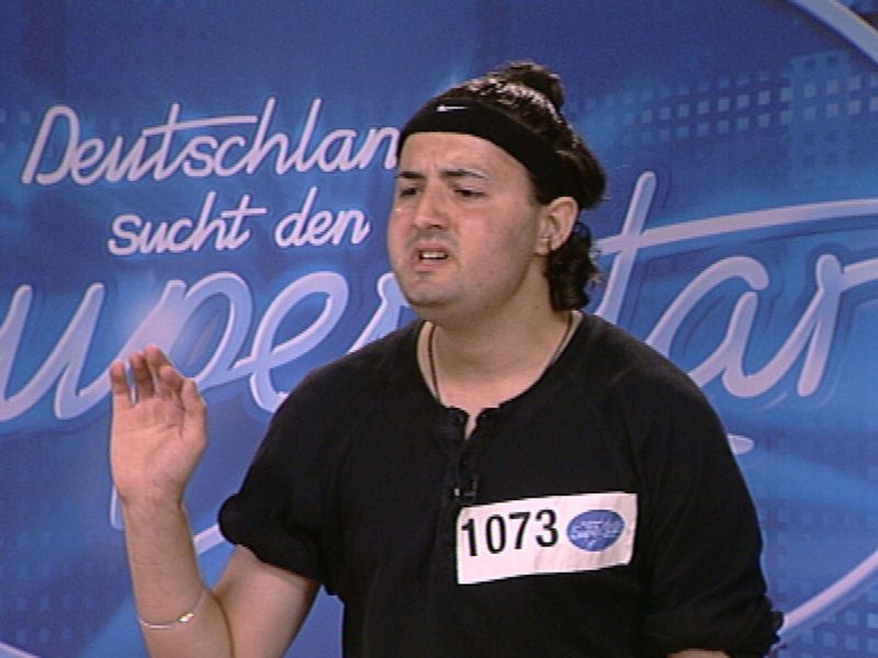 DSDS-Kultkandidat: 2002 trat Menderes zum ersten Mal in der RTL-Castingshow auf.
