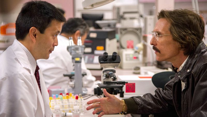 Zur Not holt Ron (Matthew McConaughey, rechts) die Medikamente auch aus Japan.