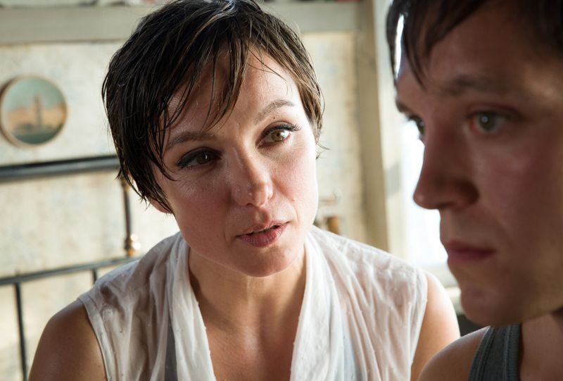 Verbotene Liebe? Stella (Julia Koschitz) und ihr Schüler Christian (Jonas Nay) fühlen sich zueinander hingezogen.