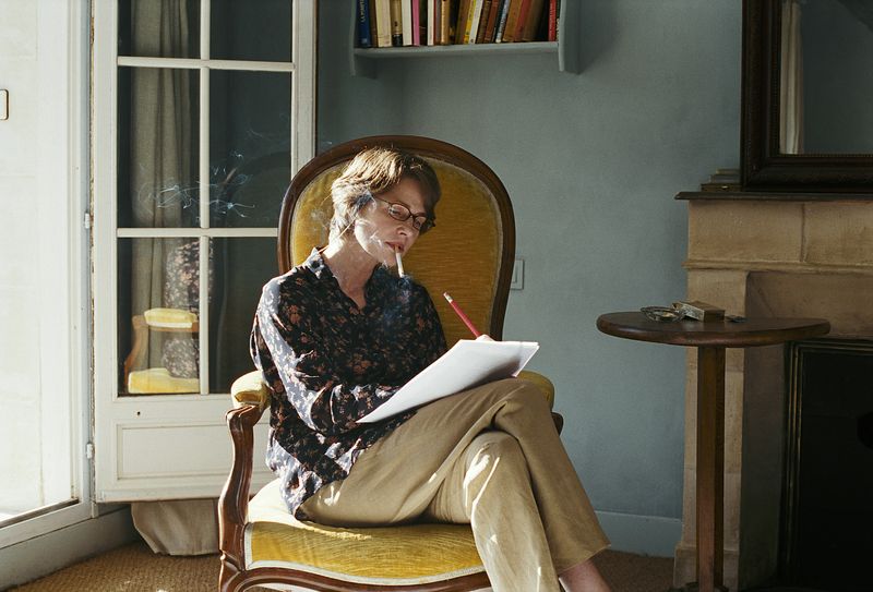 Die britische Schriftstellerin Sarah Morton (Charlotte Rampling) ist in das Haus ihres französischen Verlegers gereist, um ihre Schreibblockade loszuwerden.