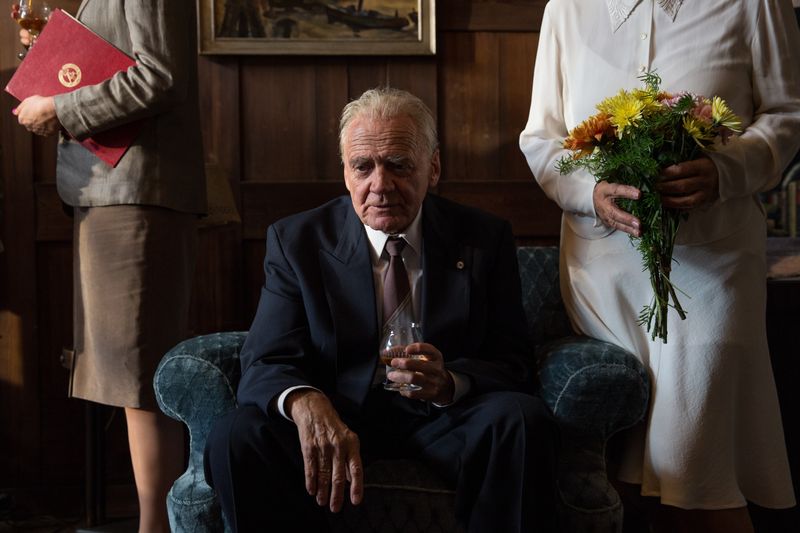 Der alte Patriarch Wilhelm (Bruno Ganz) ist und bleibt überzeugter Stalinist.