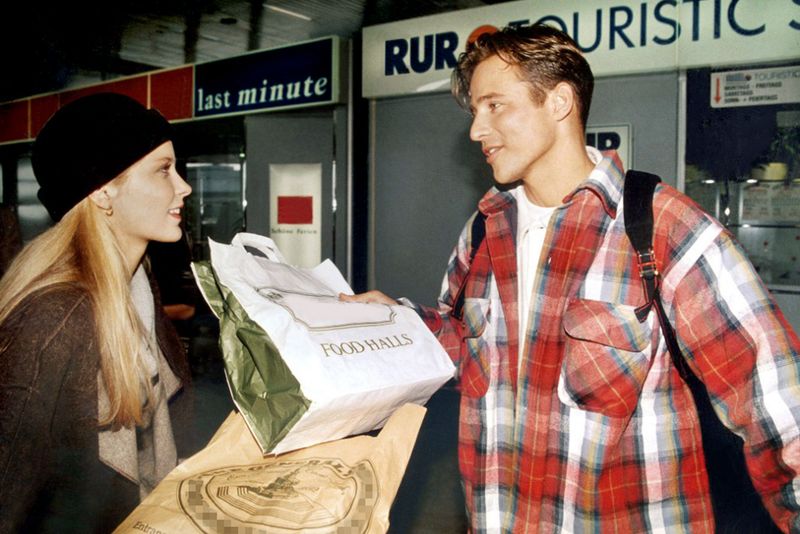 Ihre Beziehung gab der Serie ihren Namen: Jan (Andreas Brucker) und Julia (Valerie Niehaus) trafen in der ersten Folge am Flughafen aufeinander und ahnten dabei nicht, dass sie eigentlich Zwillinge sind. Zwei Jahre lang litten beide sehr an ihrer "verbotenen Liebe". Und heute?
