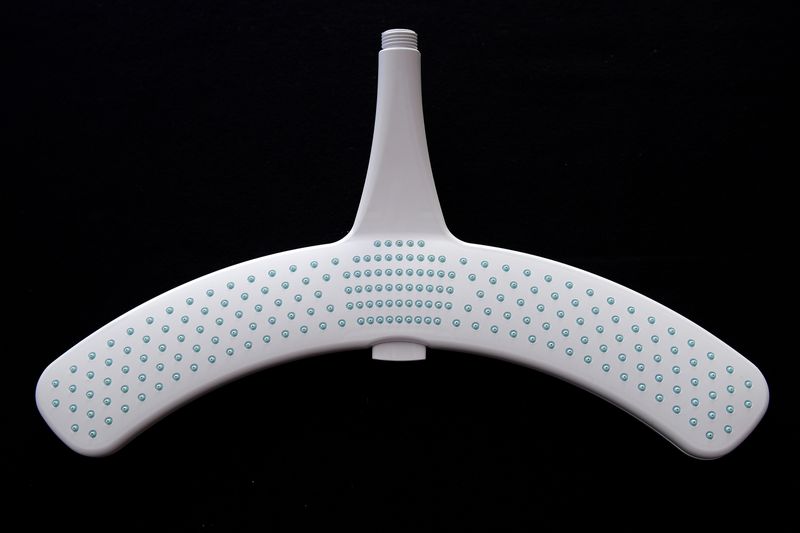 Worum es sich hierbei wohl handelt? Um den Prototyp eines Raumschiffs aus "Star Trek"? Um einen ferngesteuerten Bumerang? Ganz falsch: Das formschöne Teil ist ein Brausekopf, der verhindern soll, dass beim Duschen die Haare nass werden.