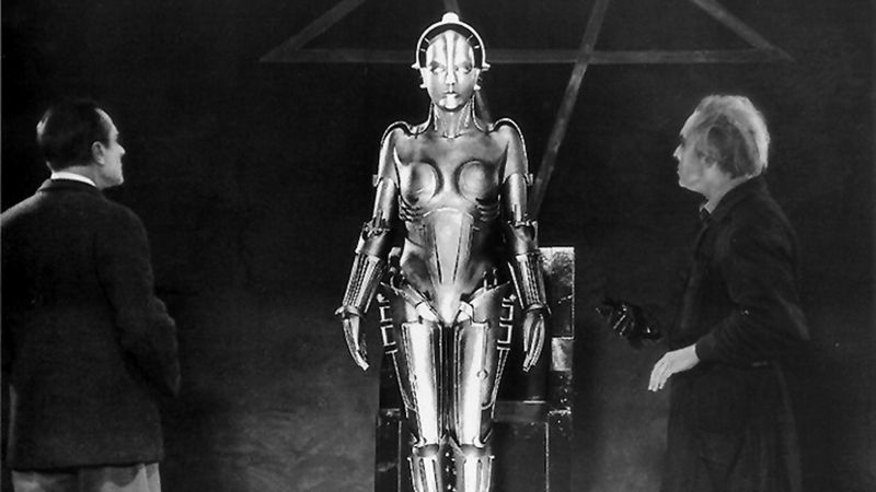 Düstere Zukunftsvisionen faszinieren das Publikum schon so lange, wie es Filme gibt. Ein sehr frühes Beispiel: Fritz Langs Stummfilm-Dystopie "Metropolis" von 1927. Um eine Revolutionärin auszuschalten, fertigen die Wissenschaftler eine künstliche Doppelgängerin, die unter den unterdrückten Arbeitern Angst und Schrecken verbreiten soll.