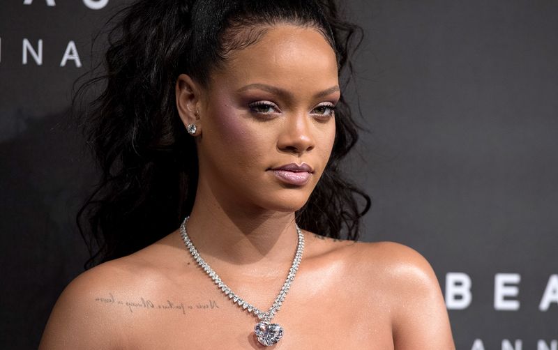Schock für Rihanna: Eine unbekannte Frau hat auf das Haus der Pop-Sängerin geschossen.