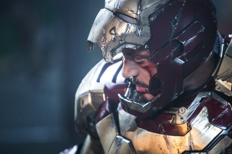 "Iron Man 3" (2013): Robert Downey Jr. war im Film schwer lädiert, das dritte Abenteuer um den Superhelden wurde dennoch ein Mega-Blockbuster. 1,215 Milliarden Dollar schlagen zu Buche.