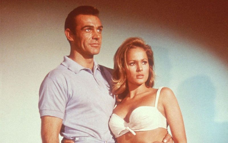 Als erstes aller Bond-Girls prägte sie bis heute das Idealbild der 007-Gespielin: Ursula Andress (Bild, mit Sean Connery) feiert am 19. März ihren 90. Geburtstag.