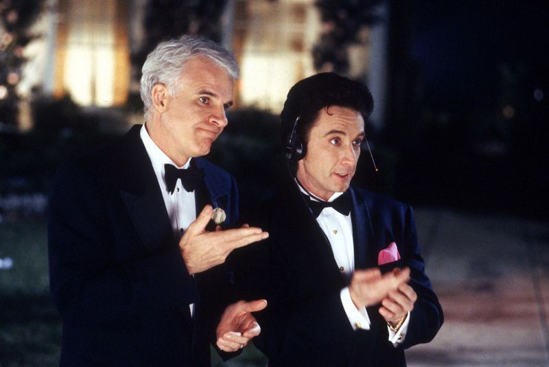 Er musste seinen Körper für "Die Reise ins Ich" hergeben, und hatte in den 90er-Jahren zeitweise seine eigene Sitcom und Talkshow. Seine besten Rollen spielte Martin Short aber an der Seite von Steve Martin: erst in "Drei Amigos" (1986), dann als Hochzeitsplaner Frank (Bild, rechts), der in "Vater der Braut" (1991) den Titelcharakter (Martin) fast in den Wahnsinn treibt.