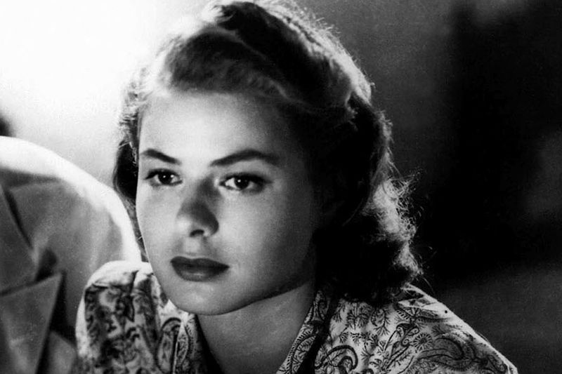 1941 zog sich die große Greta Garbo aus dem Filmgeschäft zurück, ihre schwedische Landsfrau Ingrid Bergman stand schon bereit, um ihr Erbe in Hollywood anzutreten: Nicht nur aufgrund ihrer Rolle in "Casablanca" (Bild) ging Ingrid Bergman (1915-1982) in die Filmgeschichte ein ...
