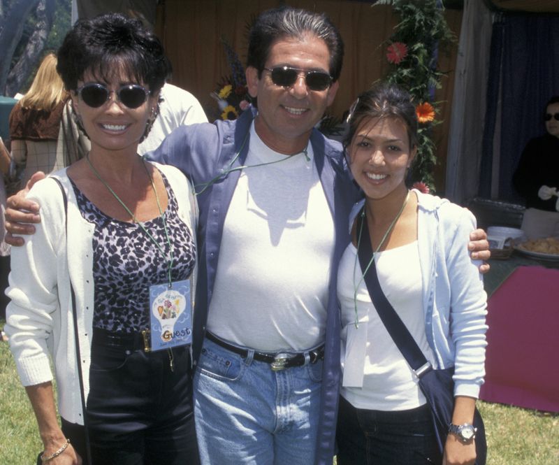 Robert Kardashian war das Familienoberhaupt der heutigen Fernsehfamilie. Bevor er im Jahr 1978 Kris heiratete, war er ein Jahr lang mit Priscilla Presley liiert. Aus der Ehe mit Kris kommen die vier Kinder Kourtney (rechts), Kim, Khloe und Robert jr., genannt Rob.