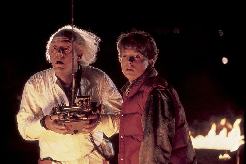 "Zurück in die Zukunft", die Trilogie um den Zeitmaschinenerfinder "Doc" Brown und Teenager Marty McFly, machte Michael J. Fox (rechts) und Christopher Lloyd zu Stars. Was sie und die anderen Protagonisten der populären SciFi-Klassiker heute machen, verrät die Galerie ...