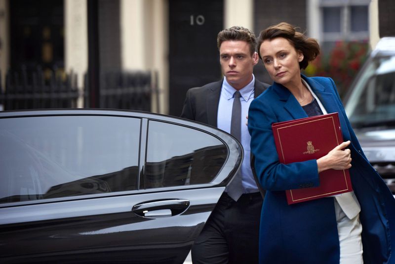 Die britische Innenministerin Julia Montague (Keeley Hawes) und ihr Bodyguard David Budd (Richard Madden) haben unterschiedliche Auffassungen von Frieden, Freiheit und Terrorbekämpfung. Trotzdem müssen sie im famosen Krimi-Politthriller "Bodyguard" (bei Netflix) zusammenarbeiten. Die Lage verkompliziert sich in der packenden BBC-Produktion zusätzlich, als auch noch Gefühle ins Spiel kommen ...