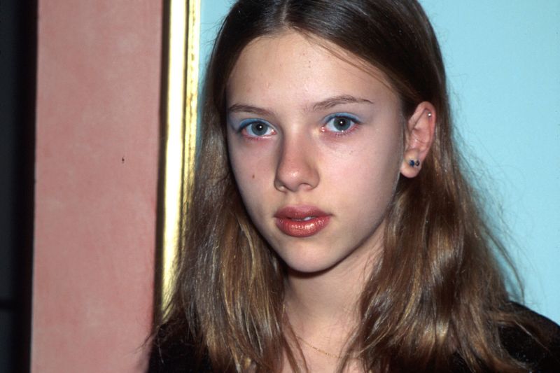 Kaum zu glauben, aber wahr: Dieses Bild entstand vor fast 25 Jahren! Damals war Scarlett Johansson gerade mal 13 und schon drei Jahre im Filmgeschäft ...
