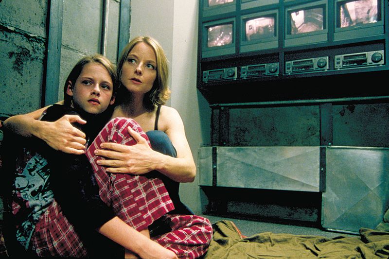"Panic Room" (2002) ist ein klaustrophobisches Kammerspiel  mit Jodie Foster (rechts) und der jungen Kristen Stewart in den Hauptrollen.
