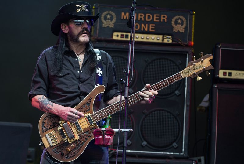 War er wirklich der letzte "echte" Rock'n'Roller, wie es rund um seinen Tod im Dezember 2015 in vielen Nachrufen hieß? Darüber lässt sich streiten. Klar ist aber doch: So einen wie Lemmy Kilmister, über Jahrzehnnte die treibende Kraft hinter Motörhead, wird es nicht wieder geben. 
