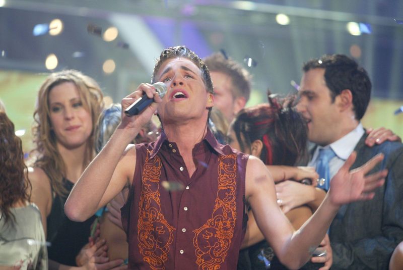 Er schmachtete im Finale den Bohlen-Song "Take Me Tonight" und Deutschland nahm ihn gerne: Das Publikum wählte Alexander Klaws 2003 zum ersten "Superstar".