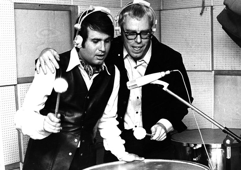 Der junge Drafi Deutscher (links) mit dem Komponisten Christian Bruhn. Beide schrieben die Musik zu Deutschers größtem Hit "Marmor, Stein und Eisen bricht". 