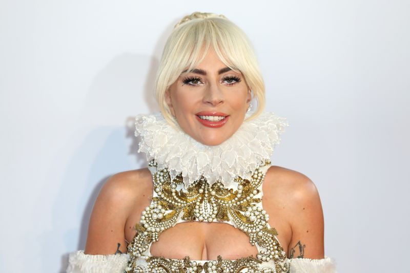 Ihr Künstlername ist angeblich auf den Queen-Song "Radio Gaga" zurückzuführen: Seit über zehn Jahren kennt man sie als Lady Gaga, geboren wurde die Sängerin aber als Stefani Joanne Angelina Germanotta. Und auch zahlreiche andere Musikstars legten ihren Geburtsnamen ab, wie unsere Bildergalerie zeigt ...