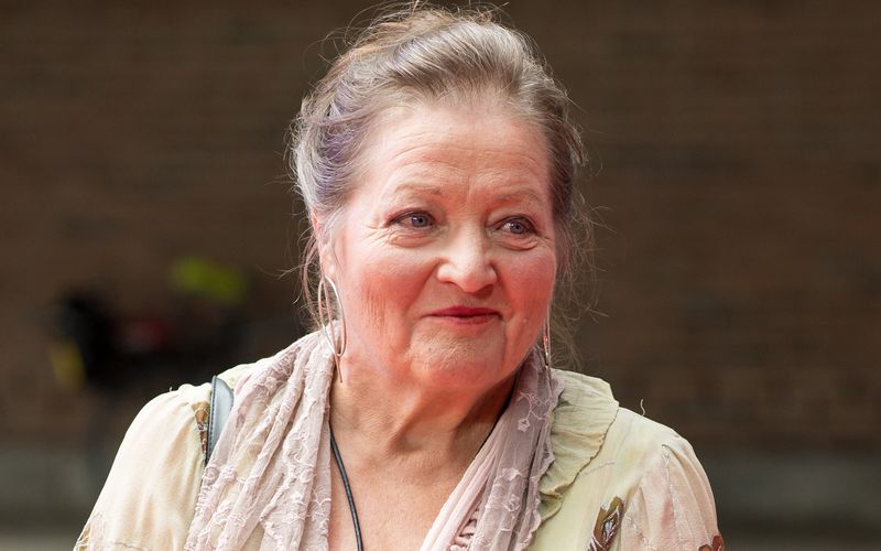 In "Out of Rosenheim" gewann Marianne Sägebrecht als Urbayerin Jasmin Münchgstettner die Herzen der Mitbewohner eines abgelegenen Wüsten-Hotels - und die der Zuschauer. Nun feiert die Schauspielerin am 27. August ihren 80. Geburtstag. Wir erinnern aus diesem Anlass an ihren größten Filmerfolg und die anderen (fast) vergessenen Kultfilme der 1980er-Jahre.