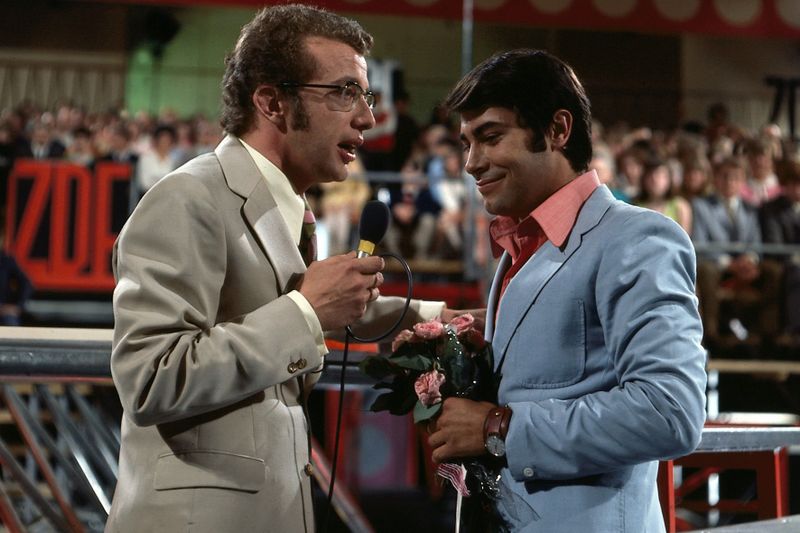 Unter den Künstlern, die in der ersten Ausgabe der Sendung auftraten, waren damals bereits bekannte Stars wie Karel Gott, Siw Malmkvist und Bata Illic. Der (in der zweiten Sendung gekürte) Sieger hieß am Ende Roy Black (Bild), der mit dem Titel "Ich denk an dich" die Zuschauerabstimmung gewann.