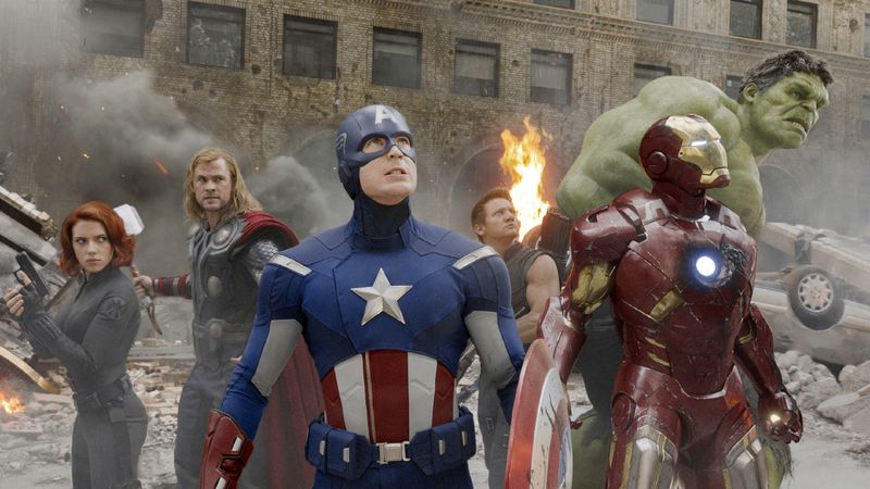 Sie retten die Welt (von links): Black Widow (Scarlett Johansson), Thor (Chris Hemsworth), Captain America (Chris Evans), Hawkeye (Jeremy Renner), Iron Man (Robert Downey Jr.) und Hulk (Mark Ruffalo) kämpften in "Marvel's The Avengers" (Freitag, 26. September, 20.15 Uhr, ProSieben) erstmals Seite an Seite. Die Galerie zeigt, welches Schicksal die Figuren in ihrem bislang letzten Abenteuer "Endgame" erwartete und was die Stars der Superheldenfilme heute machen.