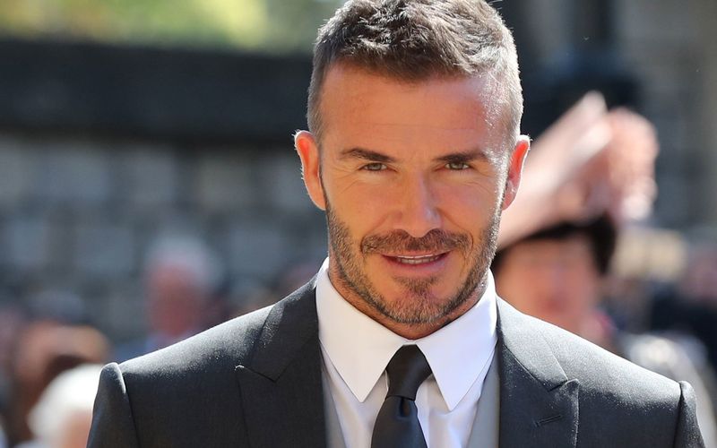 David Beckham soll bald für Disney+ vor der Kamera stehen. In der Serie "Save Our Squad" wird der Engländern zu seinen Wurzeln zurückkehren: dem Fußball.