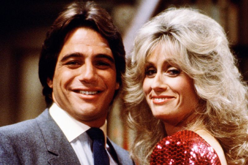 Sie kabbelten sich sieben Jahre lang - fast bis kurz vor Ende der Sitcom - bevor sie sich ihre Liebe eingestanden: Haushälter Tony (Tony Danza) und seine Chefin, Werbeagentur-Chefin Angela (Judith Light) waren eines der schönsten (verhinderten) TV-Traumpaare der 80er-Jahre. 