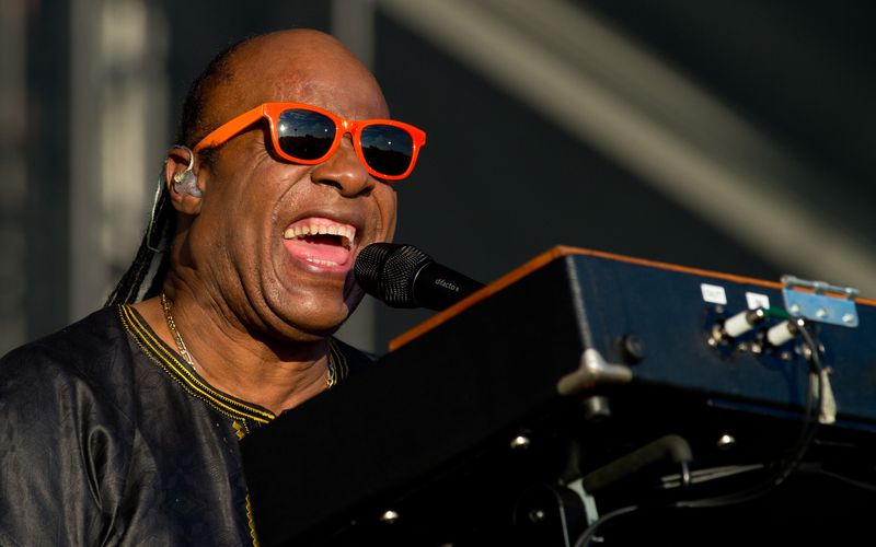 Er ist genauso alterlos wie seine Musik und steht seit fast sechs Jahrzehnten auf der Bühne: Soul-Legende Stevie Wonder feierte im Mai 2020 seinen 70. Geburtstag.