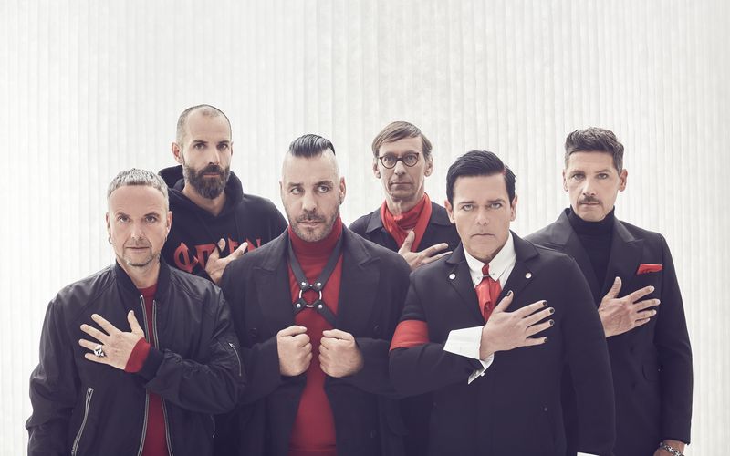 Rammstein haben für Balenciaga eine Playlist auf Apple Music kuratiert.