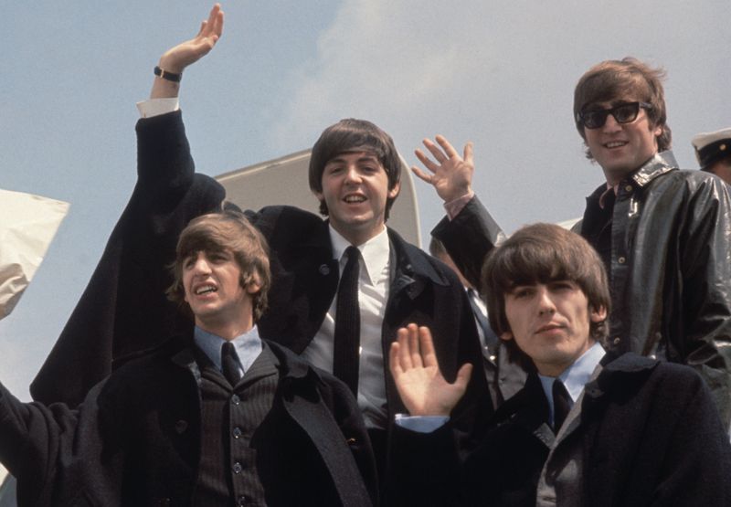 Sie haben noch nie etwas von den "Pendeltons" gehört? Auch nicht von "The Quarrymen", "Starfish" und den "Rocket Baby Dolls"? Doch, haben Sie. Garantiert. Nur vielleicht nicht unter diesem Namen. Denn diese und andere weltbekannte Rockbands heißen heute völlig anders als noch zu Beginn ihrer Karriere, wie unsere Galerie zeigt.  