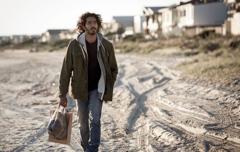 Garth Davis' Drama "Lion" berührt mit seiner wahren Geschichte eines indischen Jungen, der verloren ging und nach 25 Jahren seine Familie wiederfindet. Dev Patel war für seine Rolle für einen Oscar nominiert.