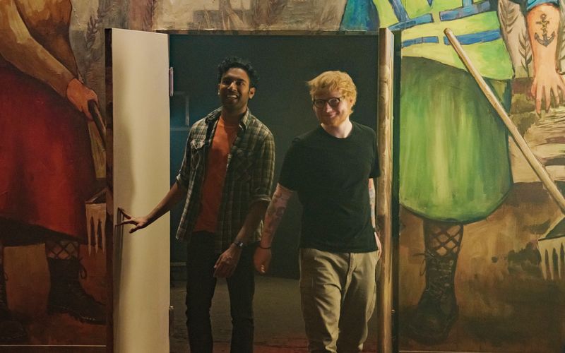 Im Kinofilm "Yesterday" (2019), der die Beatles und ihre Songs aus dem Gedächtnis (fast) aller Menschen löscht, kommt Ed Sheeran zu einem Cameo-Auftritt. Aber: Sheeran war für die Rolle nur zweite Wahl. Eigentlich sollte Chris Martin in dem Film auftreten, doch der Coldplay-Sänger hatte leider keine Zeit.