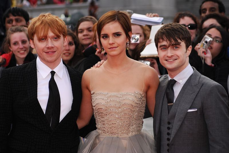 Jahrelang konnte man sich Daniel Radcliffe (rechts) gar nicht anders vorstellen als in Begleitung von Rupert Grint und Emma Watson. Aber Radcliffe ist mehr als der bebrillte Zauberer aus den "Harry Potter"-Filmen ...