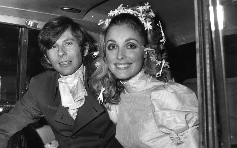 Es war eine große Liebe: Roman Polanski und Sharon Tate (1943-1969) bei ihrer Hochzeit. Tate wurde im Alter von 26 Jahren von Mitgliedern der Manson-Family ermordet. Am 24. Januar wäre sie 80 Jahre alt geworden.