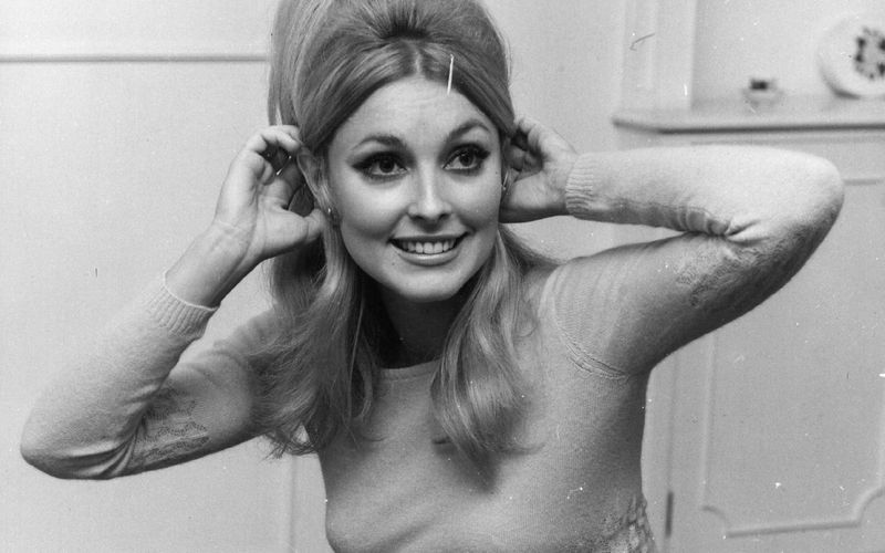 Sharon Tate war als Model und Schauspielerin erfolgreich, als sie 1969 von der Manson Family ermordet wurde.