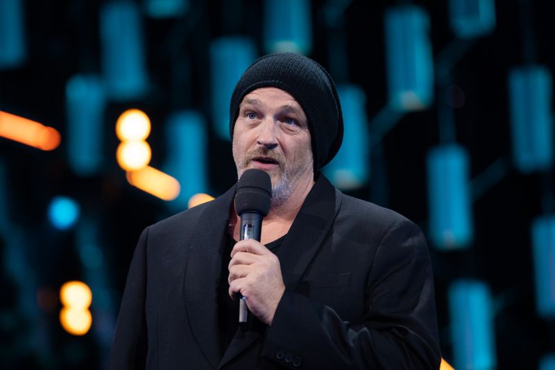 Bei Comedian Torsten Sträter ist ein Tumor entdeckt worden. Das teilte Sträter auf seiner Website mit.