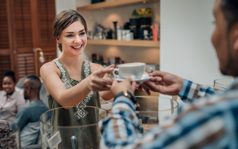 Sojamilch zum Kaffee? Vor einem Jahrzehnt galt das noch als exotisch, heute ist das Fragen nach veganen Alternativen zur Kuhmilch längst nichts Ungewöhnliches mehr - vegane Ernährung ist längst im Trend.