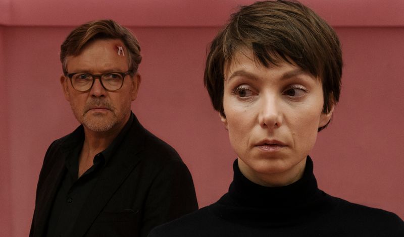 Die Gerichtsgutachterin Karla Eckhardt (Julia Koschitz) lässt sich mit dem Architekten Carsten Spanger (Justus von Dohnányi) in der Psychiatrie auf ein psychologisches Duell ein, das ihr alles abverlangt.