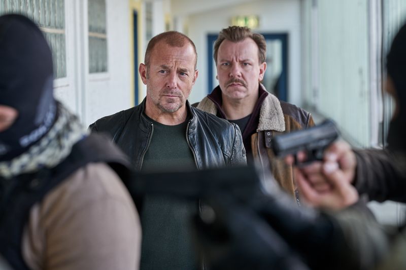 Ingo Thiel (Heino Ferch, links) und Winfried "Winni" Karls (Ronald Kukulies) sind in "Die Spur der Mörder" auf der Suche nach den Tätern eines Mehrfachmordes. Die Hinweise führen sie direkt zur Mafia.