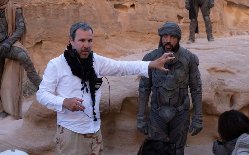 Denis Villeneuve (links) drehte "Dune" in Ungarn, Jordanien und Abu Dhabi. Neben ihm: Javier Bardem als Fremen-Anführer Stilgar.
